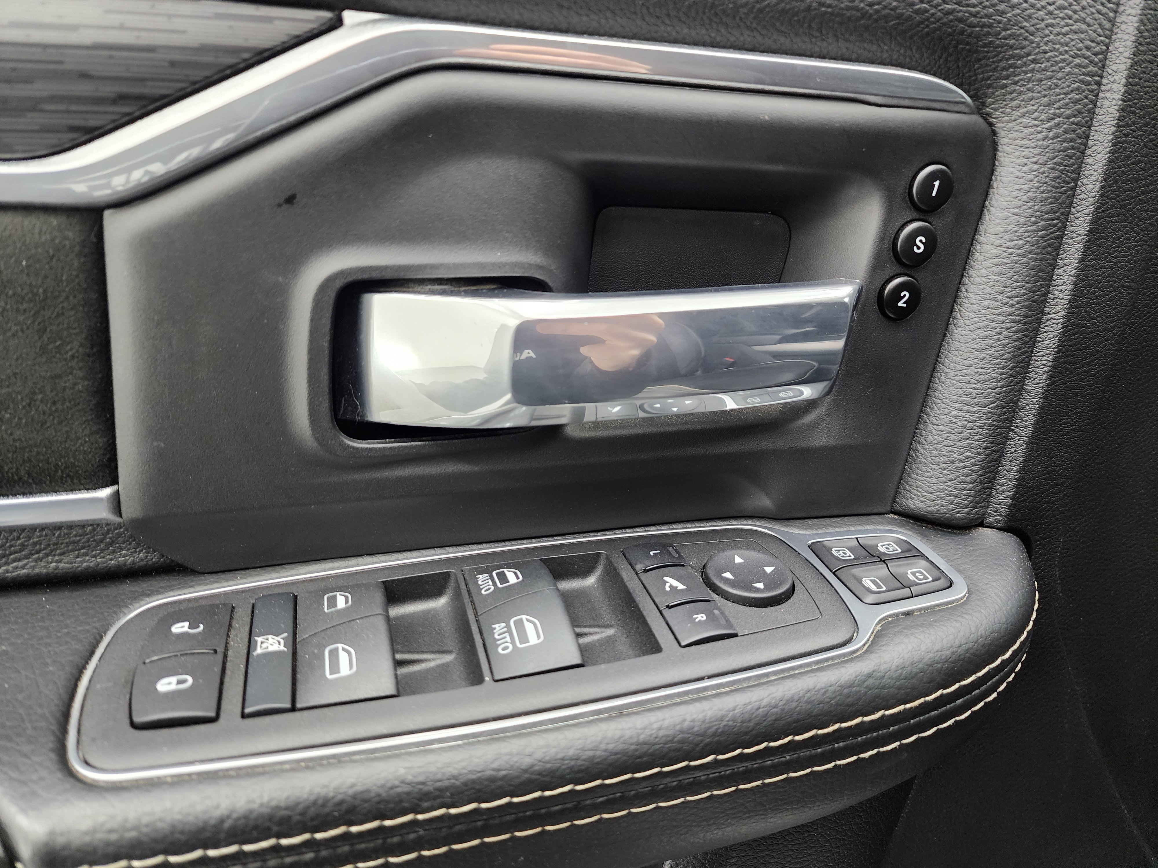 Used 2024 RAM 2500 Laramie w/ Night Edition AWD/4WD image 38