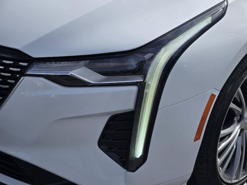 Used 2020 Cadillac CT4 Premium Luxury RWD image 10