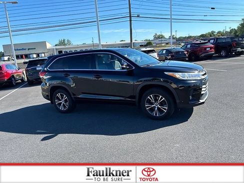 Certified 2018 Toyota Highlander Plus AWD/4WD image 4