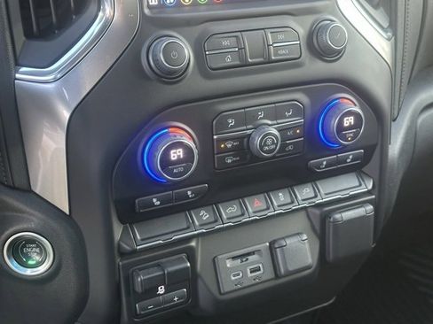 Certified 2022 Chevrolet Silverado 2500 LT w/ Convenience Package image 11