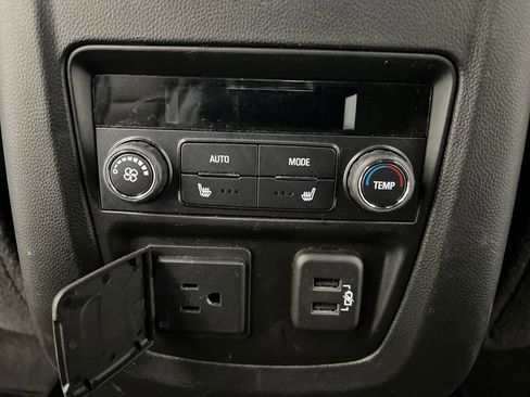 Used 2024 Buick Enclave Premium image 24