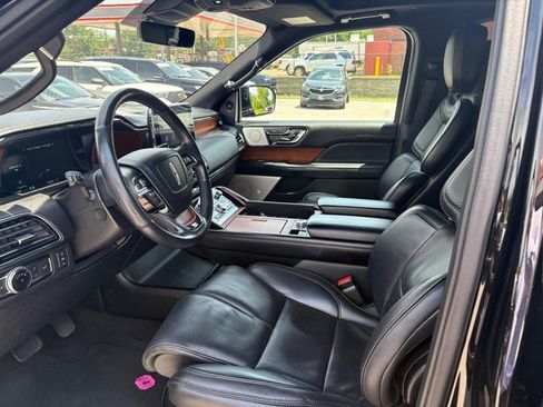 Used 2018 Lincoln Navigator Reserve w/ Technology Package AWD/4WD image 6