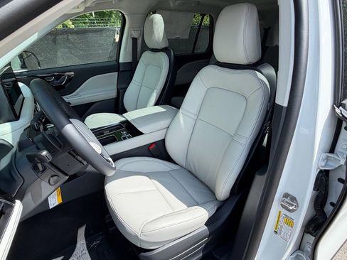 New 2026 Lincoln Aviator AWD image 26