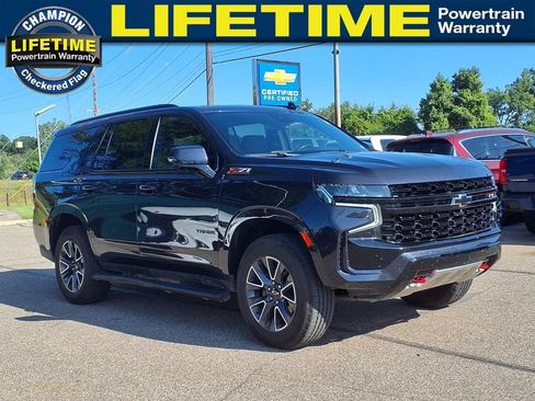 Used 2023 Chevrolet Tahoe Z71 w/ Luxury Package AWD/4WD image 3