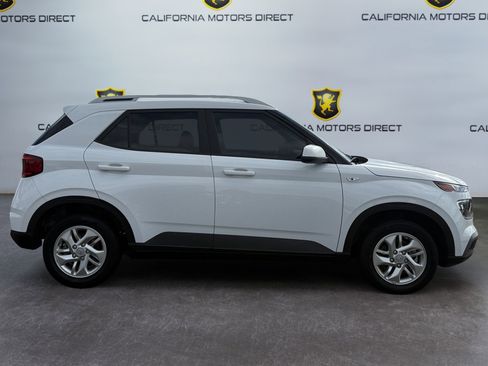 Used 2020 Hyundai Venue SEL image 6