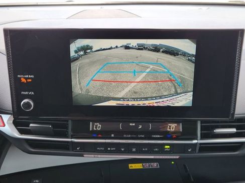 New 2026 Toyota Sienna XLE image 17