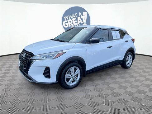 Certified 2023 Nissan Kicks S image 3