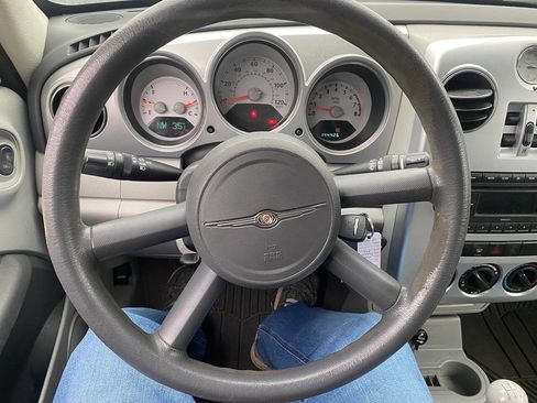 Used 2009 Chrysler PT Cruiser image 19