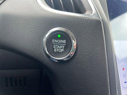 Used 2022 Ford Edge Titanium image 19