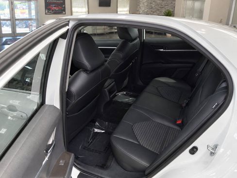 Used 2021 Toyota Camry SE FWD image 16