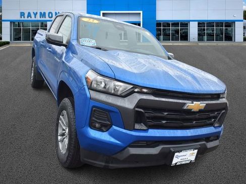 Used 2023 Chevrolet Colorado LT w/ LT Convenience Package II AWD/4WD image 10