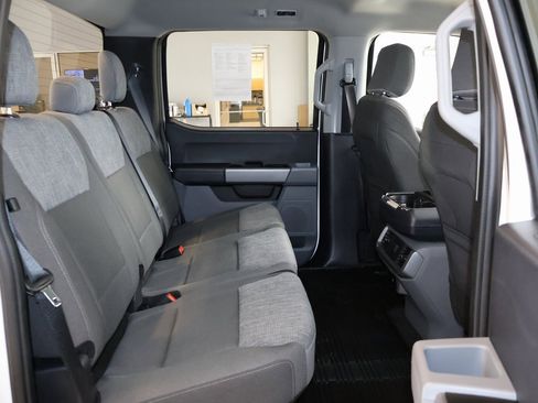 Used 2022 Ford F150 XLT image 32