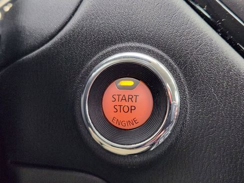 Used 2018 Nissan Pathfinder S image 19