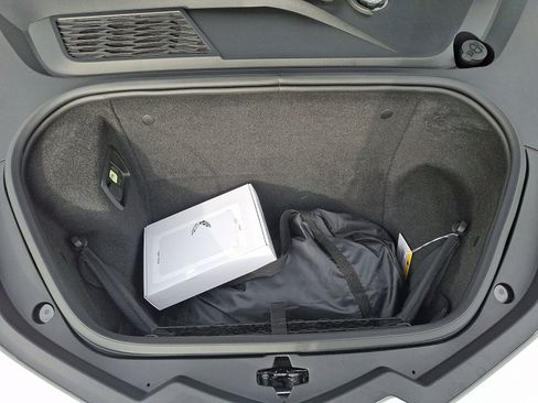 Used 2023 Chevrolet Corvette Stingray Premium Cpe w/ Z51 Performance Package image 27