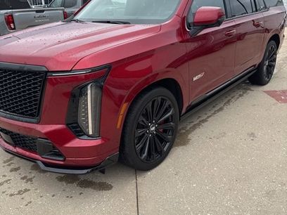 Used 2025 Cadillac Escalade ESV V