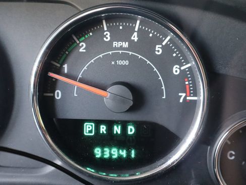 Used 2013 Jeep Wrangler Sport AWD/4WD image 39