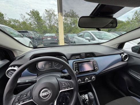 Used 2025 Nissan Versa SV FWD image 31