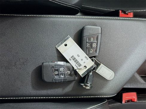 Used 2024 Volkswagen Jetta SE image 33