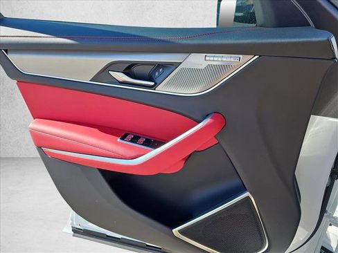 Used 2025 Jaguar F-PACE R-Dynamic S image 27