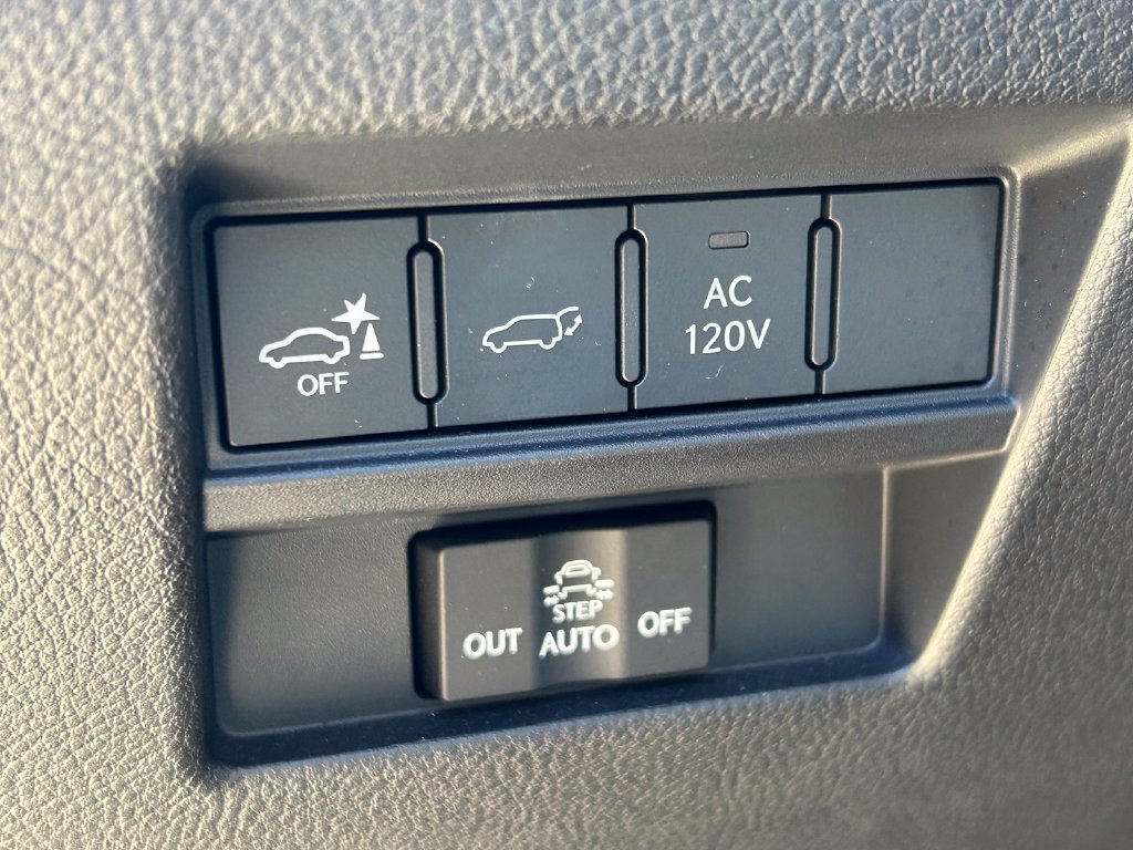 Used 2025 Lexus GX 550 w/ Accessory Package (31) AWD/4WD image 30
