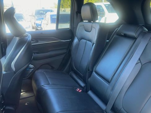 Used 2024 Jeep Grand Cherokee Overland w/ Advanced Protech Group III AWD/4WD image 12