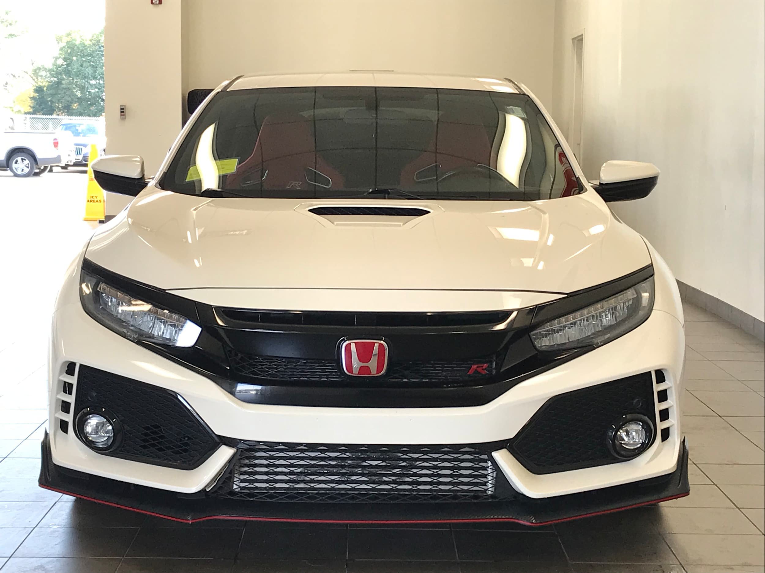 Used 2018 Honda Civic Type R image 3