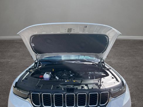 New 2025 Jeep Grand Cherokee Limited image 13