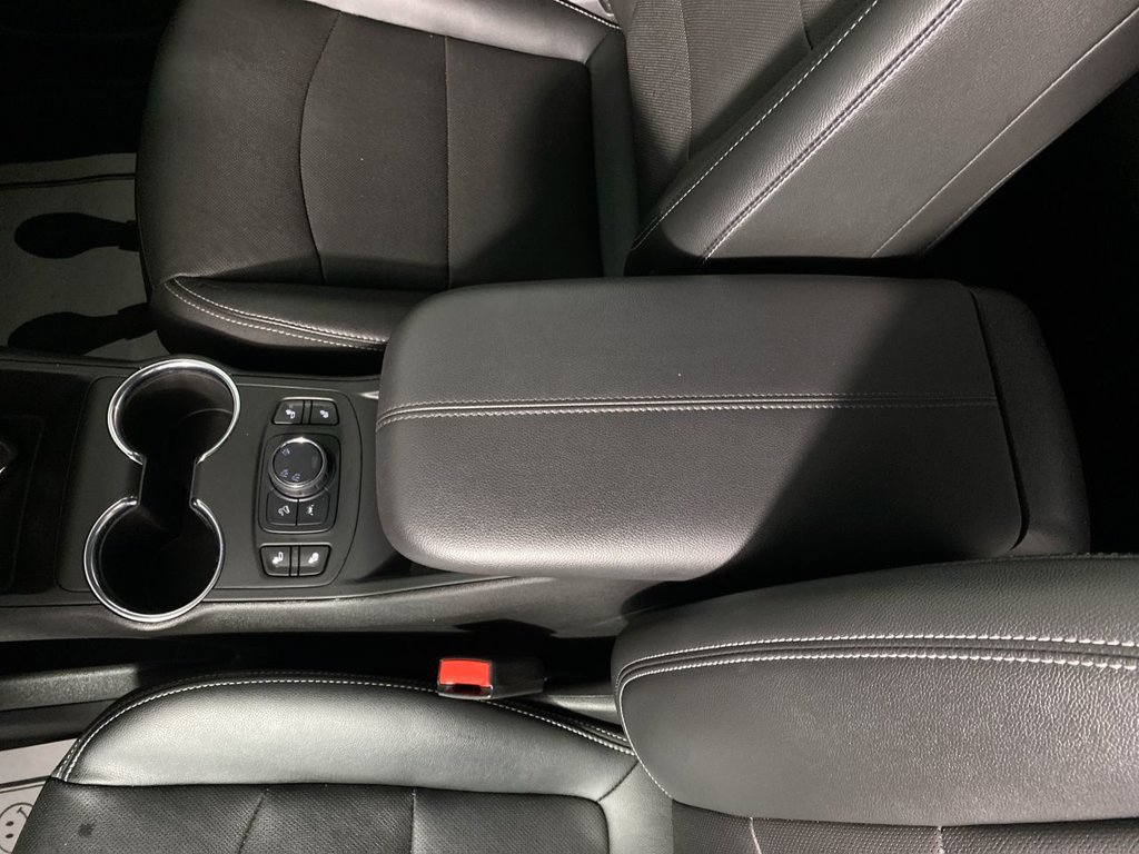 Certified 2023 GMC Terrain SLT w/ LPO, Floor Liner Package AWD/4WD image 20