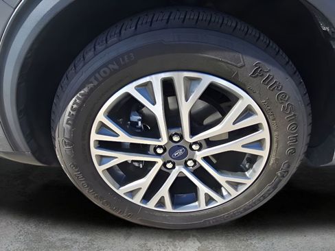 Used 2022 Ford Escape SEL image 9