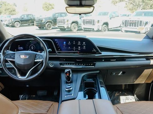 Used 2023 Cadillac Escalade ESV Premium Luxury RWD image 11