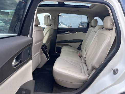 Used 2020 Lincoln Nautilus Reserve AWD/4WD image 14