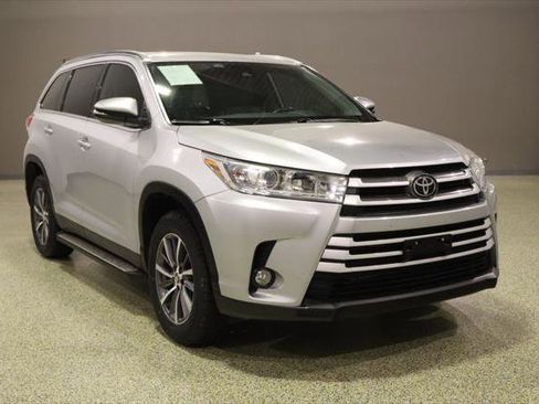 Used 2019 Toyota Highlander XLE image 1