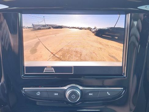 Used 2022 Chevrolet Traverse LS image 18