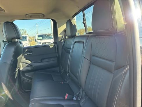 Certified 2024 Nissan Frontier SL image 18