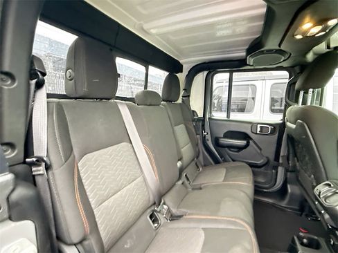 Used 2021 Jeep Gladiator Mojave w/ Auxiliary Switch Group image 28