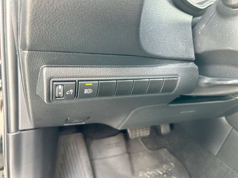 Used 2025 Toyota Corolla LE FWD image 13
