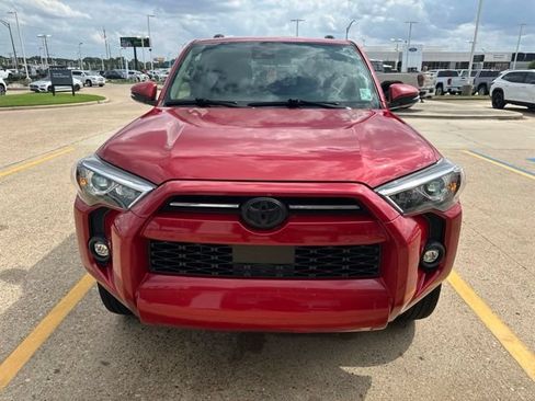 Used 2022 Toyota 4Runner SR5 Premium w/ Moonroof Package RWD image 2