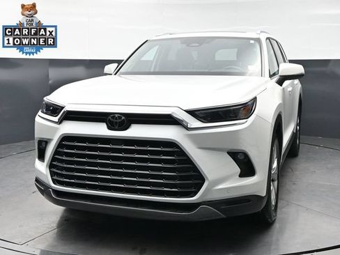 Used 2024 Toyota Grand Highlander FWD image 2