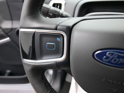 New 2026 Ford Expedition Active RWD image 3