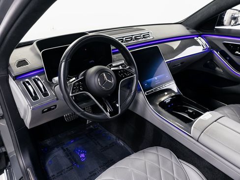 Used 2023 Mercedes-Benz S 580 4MATIC Sedan w/ AMG Line image 9