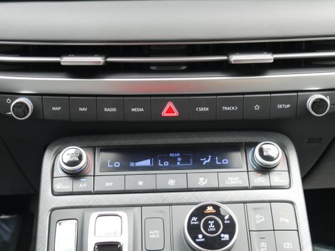 Used 2024 Hyundai Palisade Limited AWD/4WD image 23