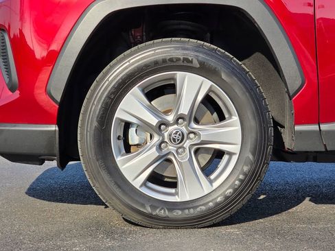 Used 2024 Toyota RAV4 XLE w/ Convenience Package image 9