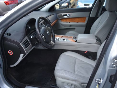 Used 2009 Jaguar XF Luxury image 21