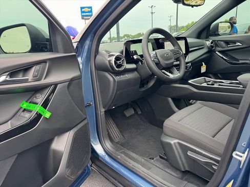 New 2026 Chevrolet Equinox LT w/ Midnight Edition FWD image 10