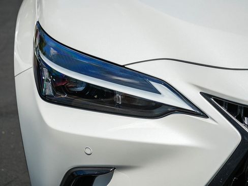 Used 2025 Lexus NX 350h AWD w/ Premium Package image 8
