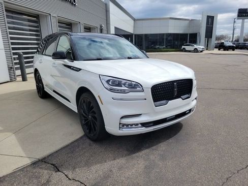Used 2023 Lincoln Aviator Black Label image 12