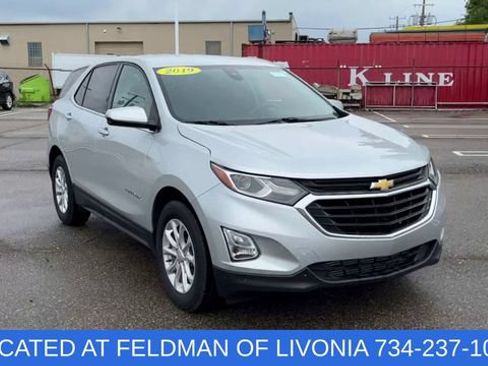 Used 2019 Chevrolet Equinox LT w/ Driver Convenience Package FWD image 2