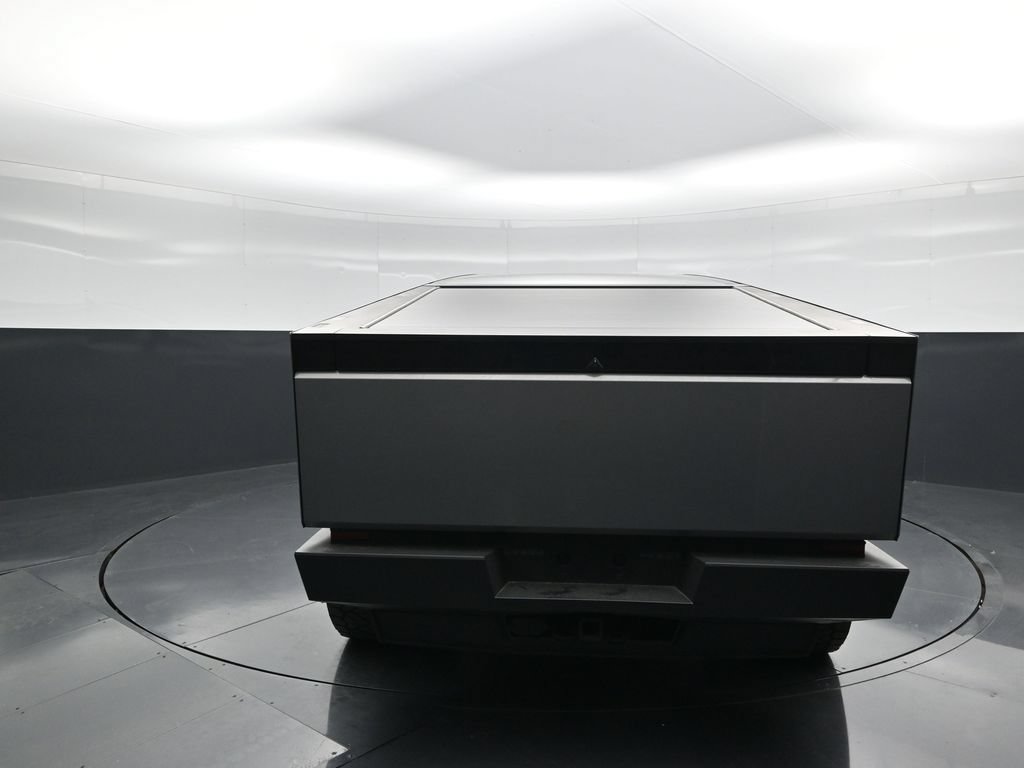 Used 2025 Tesla Cybertruck AWD Crew Cab image 4