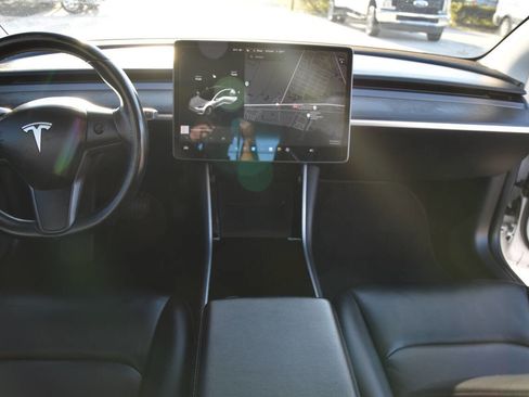 Used 2018 Tesla Model 3 Long Range image 13