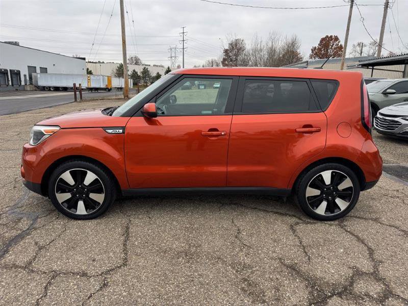 Used 2019 Kia Soul + FWD image 7